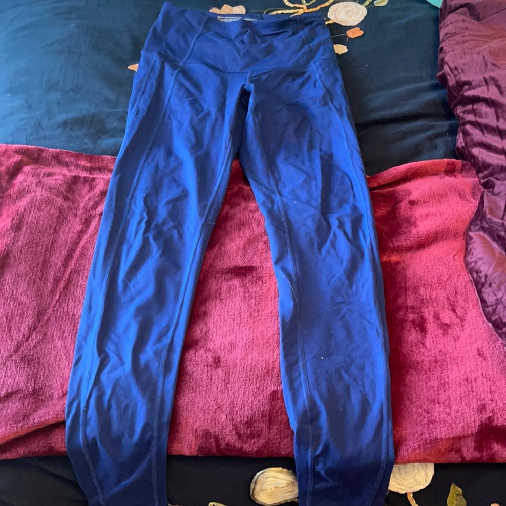 Navy blue leggings with pockets